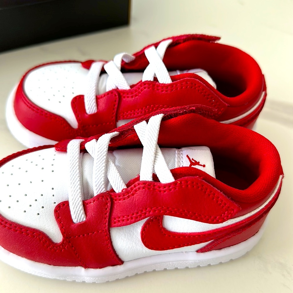 Toddler Jordan’s sneaker - Picture 4 of 5